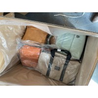 外貿(mào)出口日本時(shí)尚PU包、挎包、背包庫存